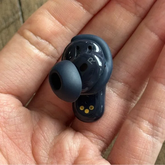 Bose QuietComfort Earbuds II Noise-Cancelling Earbuds Blue (No Cable) - READ